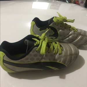 Used girls or boys puma soccer cleats